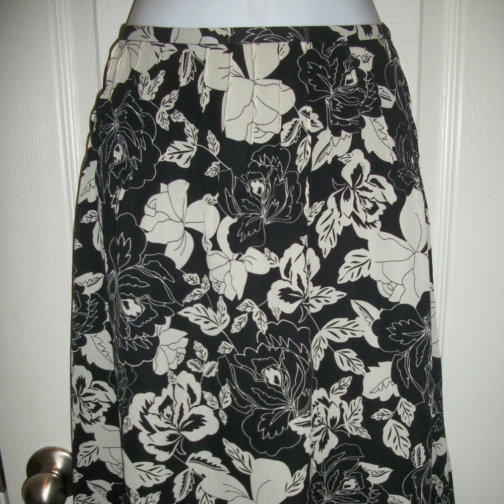 NEW NORTON MCNAUGHTON PETITES CHIFFON Skirt 10P